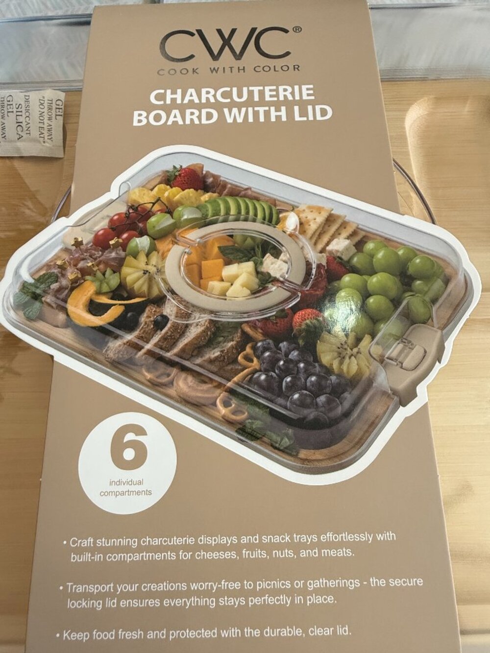 CWC BAMBOO CHARCUTERIE BOARD WITH LOCKING LID